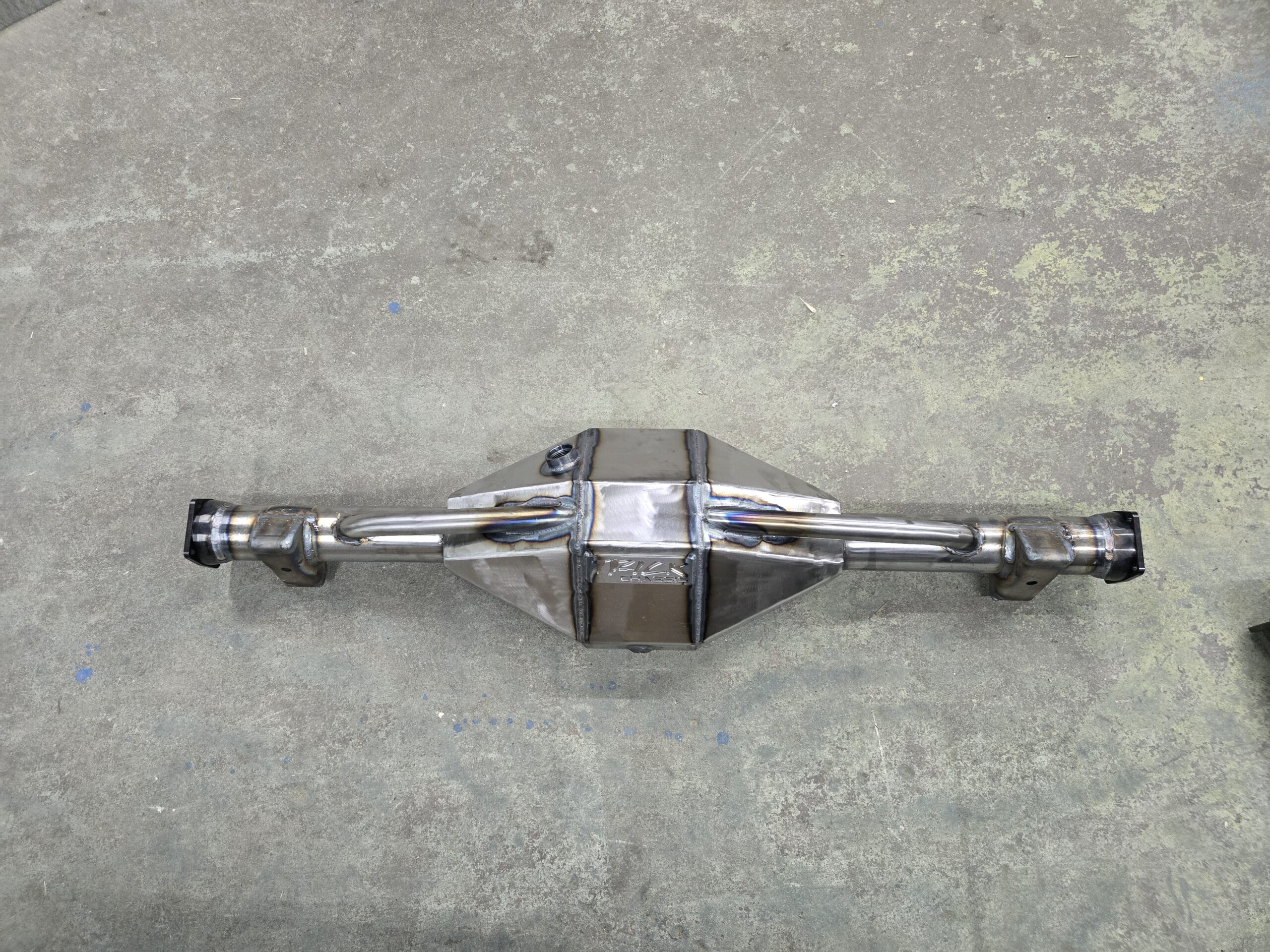 FORD 9-Inch FABRICATED Housing with Axles